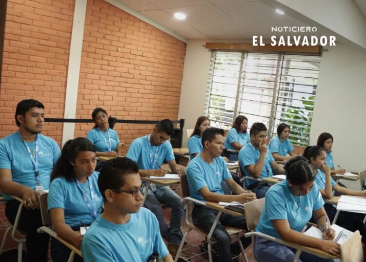 Inician Capacitaciones De La Escuela De Especializaci N Para La