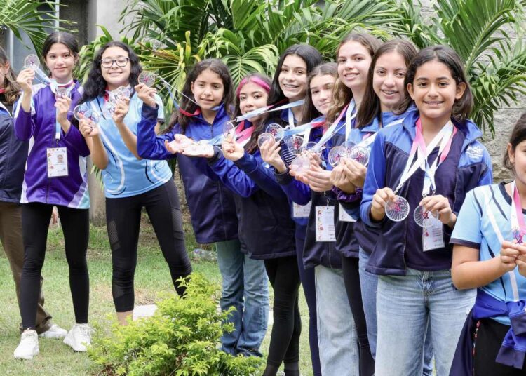 Gimnasia rítmica salvadoreña tuvo un feliz regreso después de competir