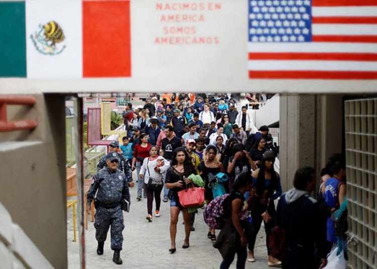 La caravana migrante, a horas de pedir asilo en Estados Unidos