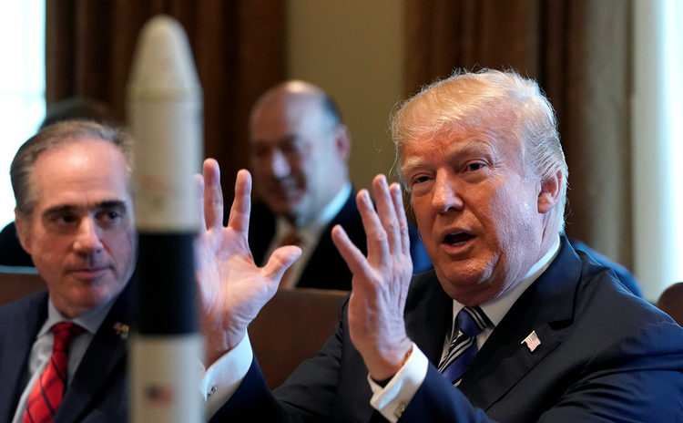 Trump: «La NASA ha vuelto y Marte nos está esperando»