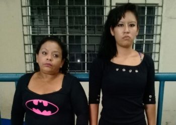 Capturan a dos mujeres mientras cobraban “renta “ en mercado central de San Salvador