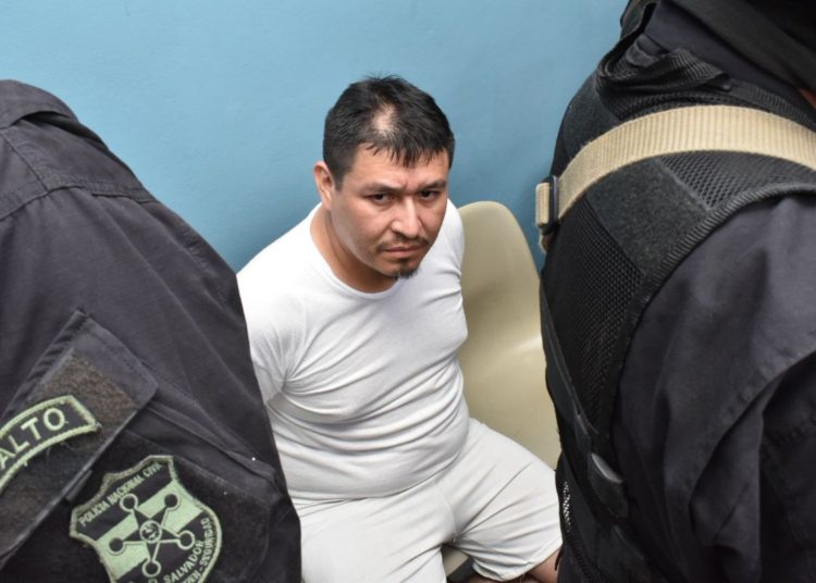 Cárcel para Mario Huezo acusado de asesinar a periodista Karla Turcios