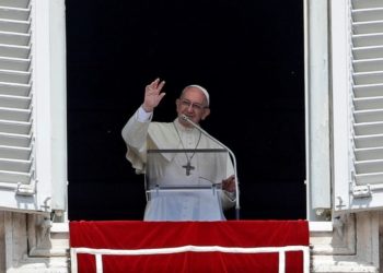 Víctimas chilenas de abusos asistieron al Ángelus del Papa