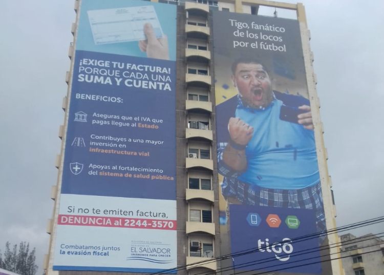 Mujer muere tras caer de un edificio en el bulevar Los Héroes