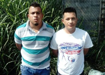 Capturan a dos pandilleros que portaban pistola de la PNC