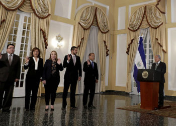 Presidente juramenta a los nuevos miembros de la junta directiva de FOMILENIO II