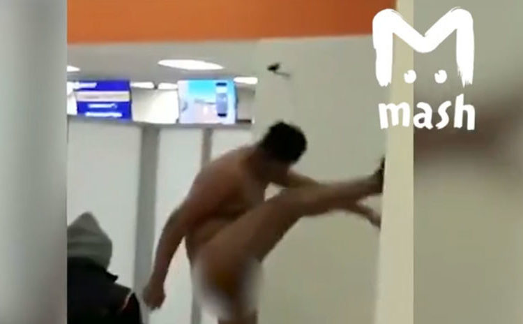 Mexicano es detenido por bailar desnudo en el aeropuerto de Moscú