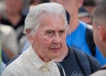 «Abuela Nazi» va a prisión por negar el exterminio masivo de judíos