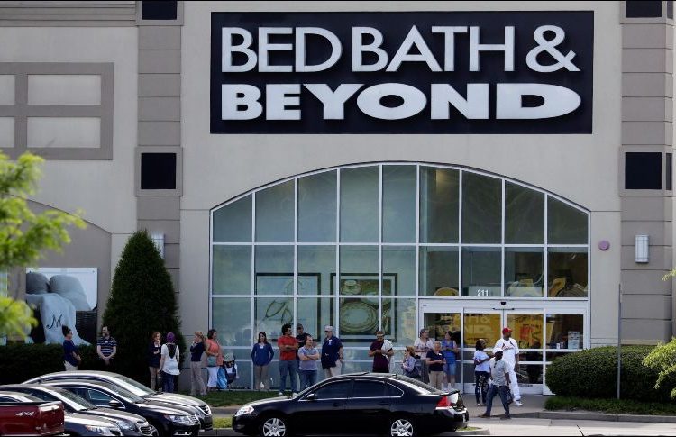 Asesinan a un hombre en centro comercial de Nashville