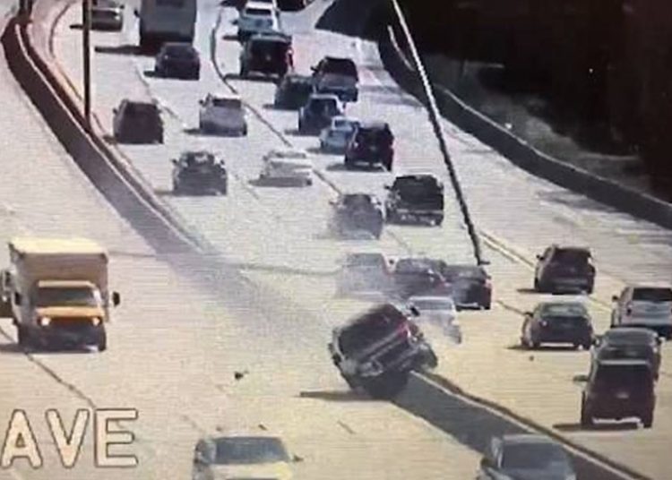 Borracho provoca caos en carretera de EE.UU