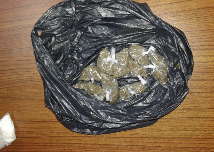 PNC captura a dos sujetos por posesión y tenencia ilegal de droga