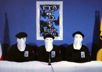 ETA anuncia por carta que disuelve “completamente todas sus estructuras”