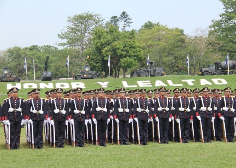 Fuerza Armada celebra su 194 aniversario