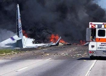 Se estrella avión militar de Estados Unidos