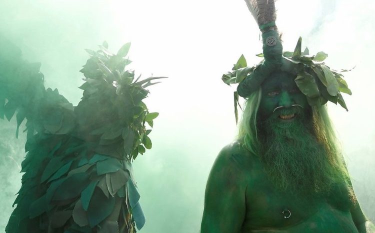 Con este peculiar desfile celebró Gran Bretaña el primero de mayo