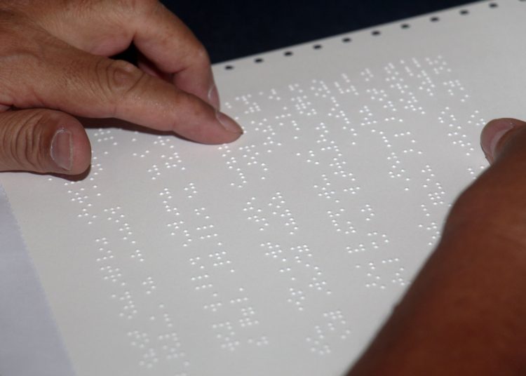 UES imprimirá material pedagógico en método braille para estudiantes con discapacidad visual