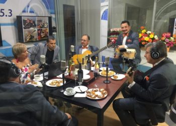 (Video) Los Dandys y Ligia Morales festejaron a las madres en su día en Orbita FM