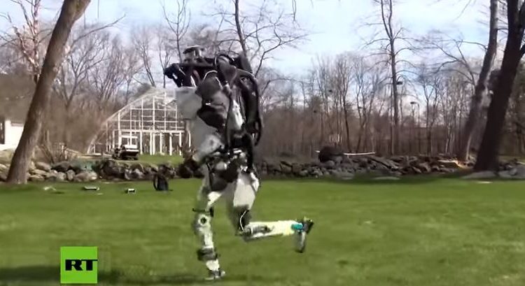 Desarrollan androide capaz de perseguir a humanos