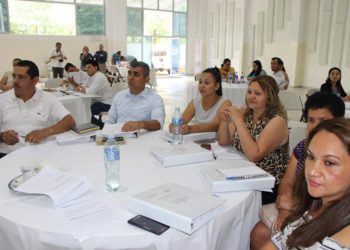 COMURES capacita alcaldes y concejales para que sean buenos administradores