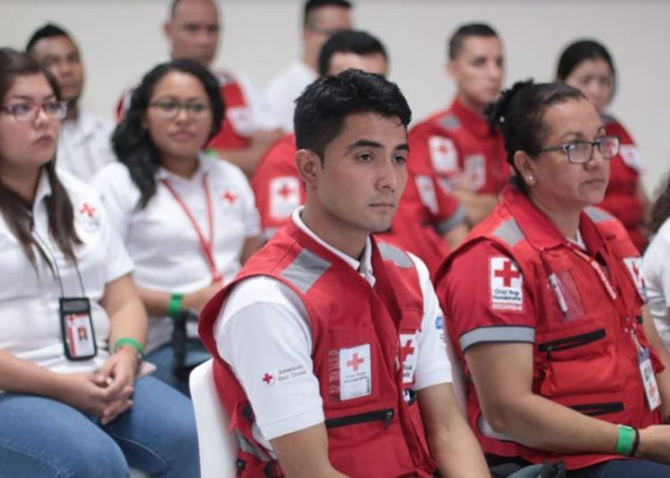 Cruz Roja Salvadoreña lidera taller de habilidades y liderazgo