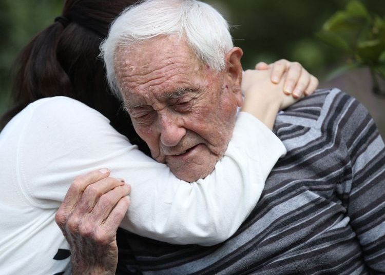 Científico australiano de 104 años logra suicidio asistido en Suiza
