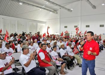 Presidenciables del FMLN de gira en Chalatenango