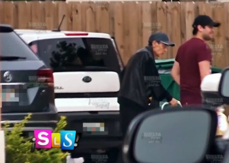 Captan a José José saliendo del hospital de rehabilitación