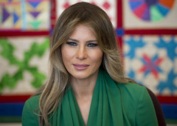 Melania Trump vuelve a la Casa Blanca tras su cirugía