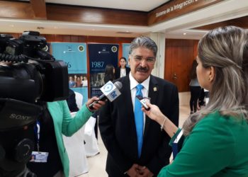 Quijano suprime 142 plazas en Asamblea Legislativa como parte del plan de austeridad