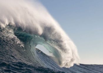 Como un edificio de 8 plantas fue la ola detectada en el océano Antártico