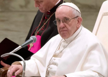 Todos los obispos chilenos presentaron su renuncia ante el papa Francisco
