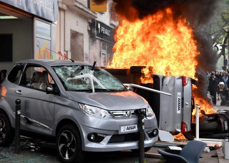 Francia: Actos de violencia entre la policía y manifestantes por el día del trabajador
