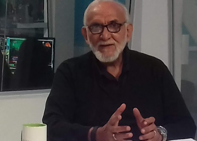 Roberto Cañas: “La única posibilidad de victoria de Hugo Martínez es en base a las alianzas”