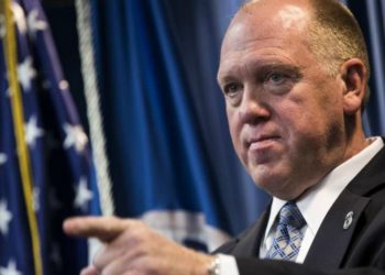 Thomas Homan renuncia a su cargo como director del ICE