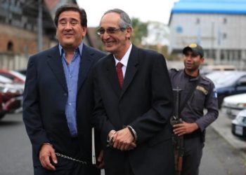 Expresidente de Guatemala, Álvaro Colom recibe medidas sustitutivas por fraude y peculado