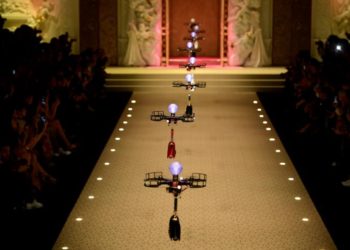 Sustituyen a las modelos por unos drones en Arabia Saudita