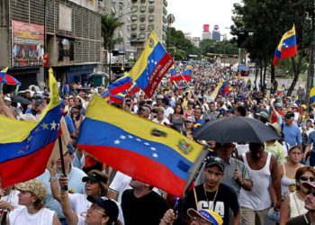 Venezuela libera a 39 presos opositores