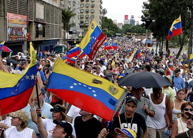 Venezuela libera a 39 presos opositores