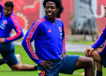 La policía colombiana investiga las amenazas a jugador de su selección expulsado en el Mundial