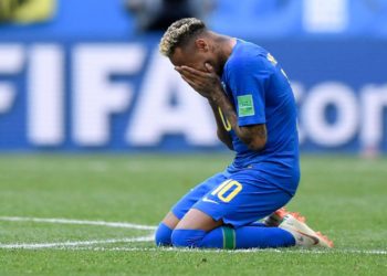 Brasil resucita en el tiempo añadido ante Costa Rica