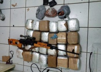 Decomisan droga y un fusil de francotirador en Ciudad Versalles