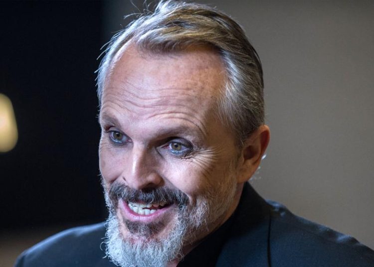 Miguel Bosé llama «escoria» y «criminal» a Trump