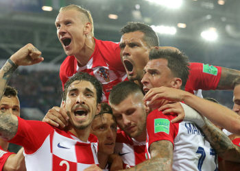 Croacia derrotó 2-0 a Nigeria y es líder del grupo D