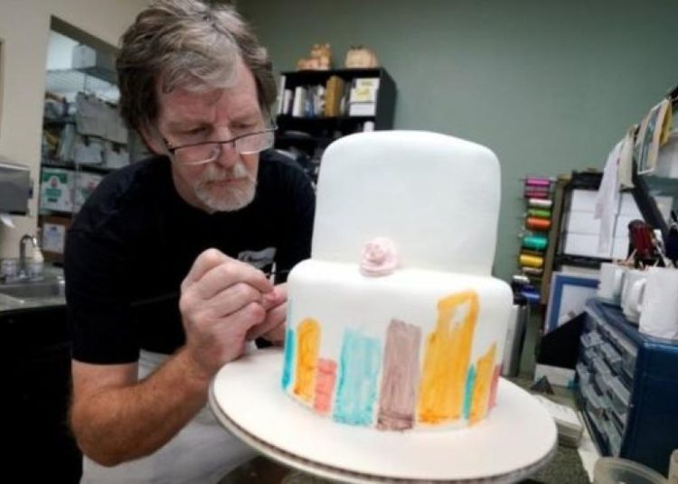 Chef se niega hacer pastel a pareja gay