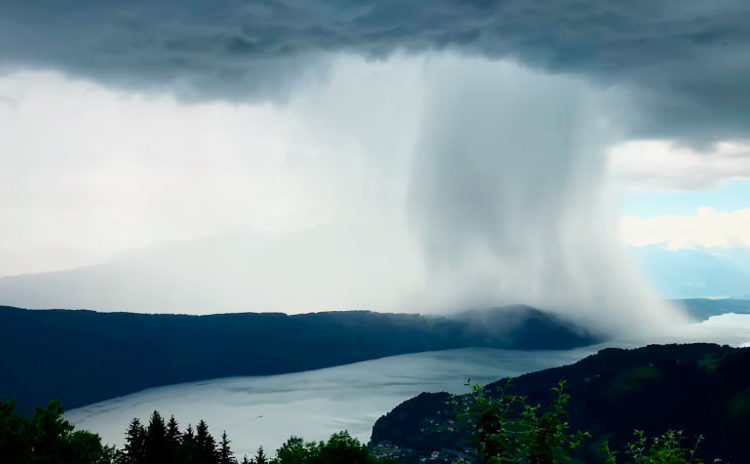 El ‘tsunami caído del cielo’ que impresiona a los internautas