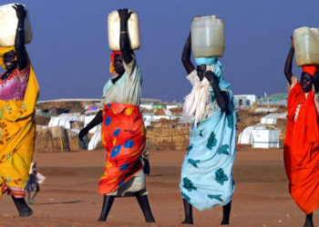 Encuentran una manera barata y eficaz de potabilizar agua para millones de personas
