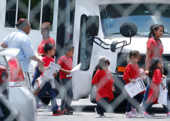 Más de 12 estados de EE.UU. demandan a Trump para exigir reunificación familiar de migrantes