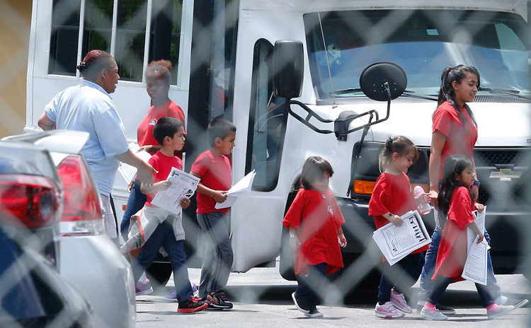 Más de 12 estados de EE.UU. demandan a Trump para exigir reunificación familiar de migrantes