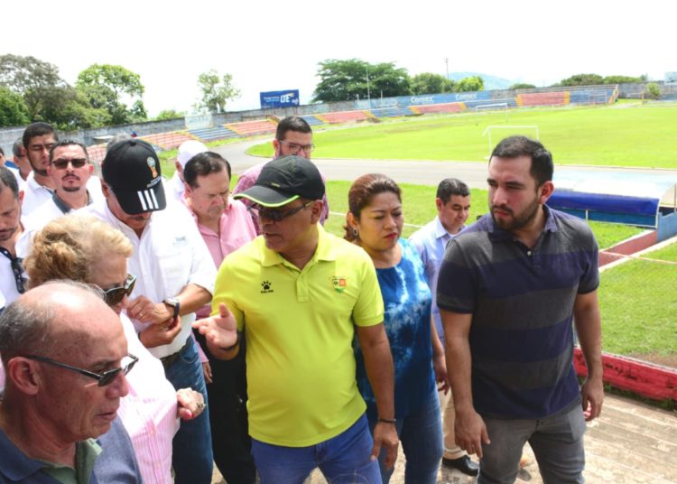 Gobierno inicia obras de reparación del estadio Óscar Quiteño