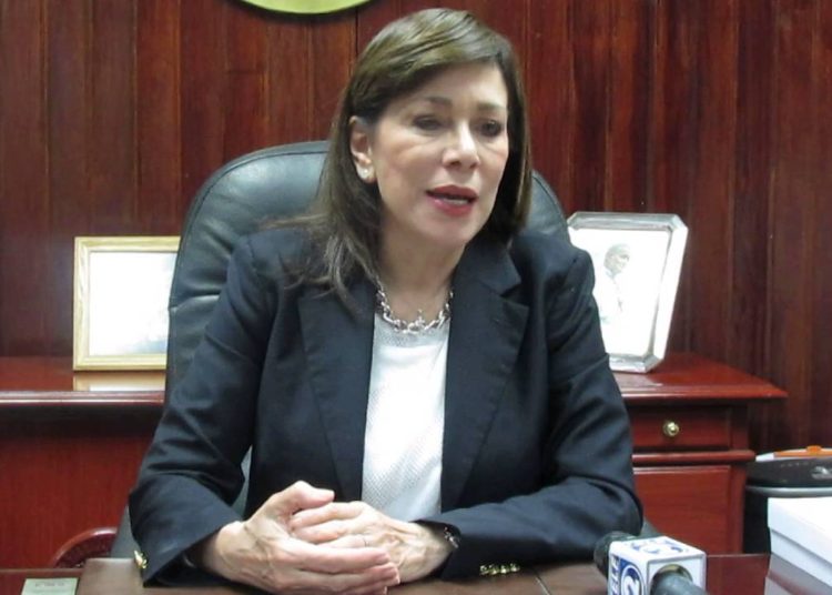 Ana Vilma de Escobar en la mira de la CSJ